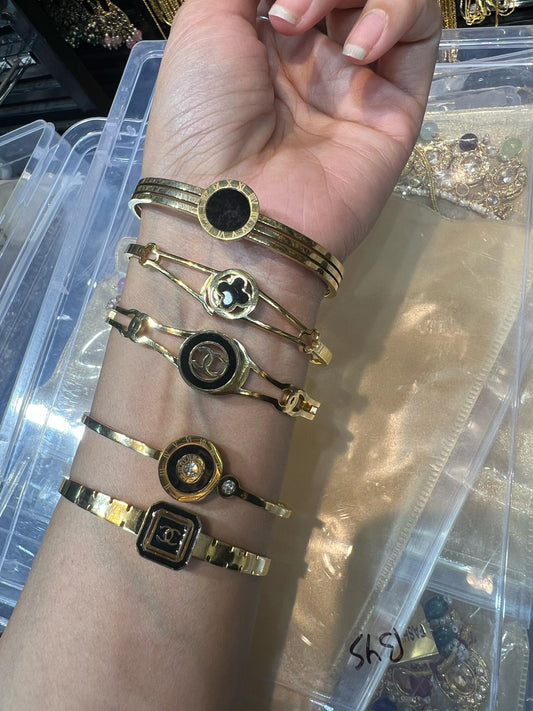 Buy Luxury Black Stone Gold Bracelets for Women Pakistan